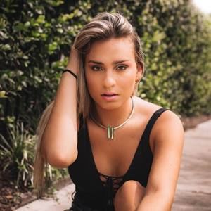 Meet your Posher, Maxie